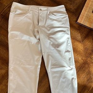 ABC Classic-Fit 5 Pocket Pant 34" Warpstreme. Size 33. Bone color.